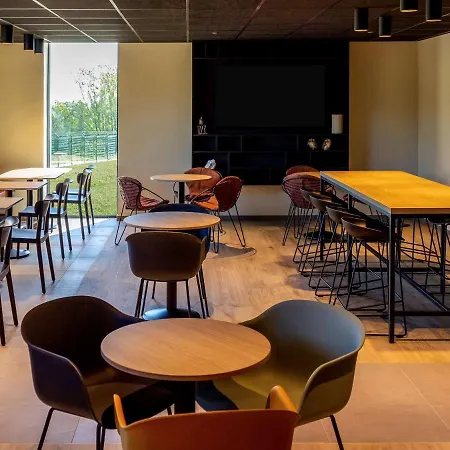 Ibis Brussels ホテル 3*